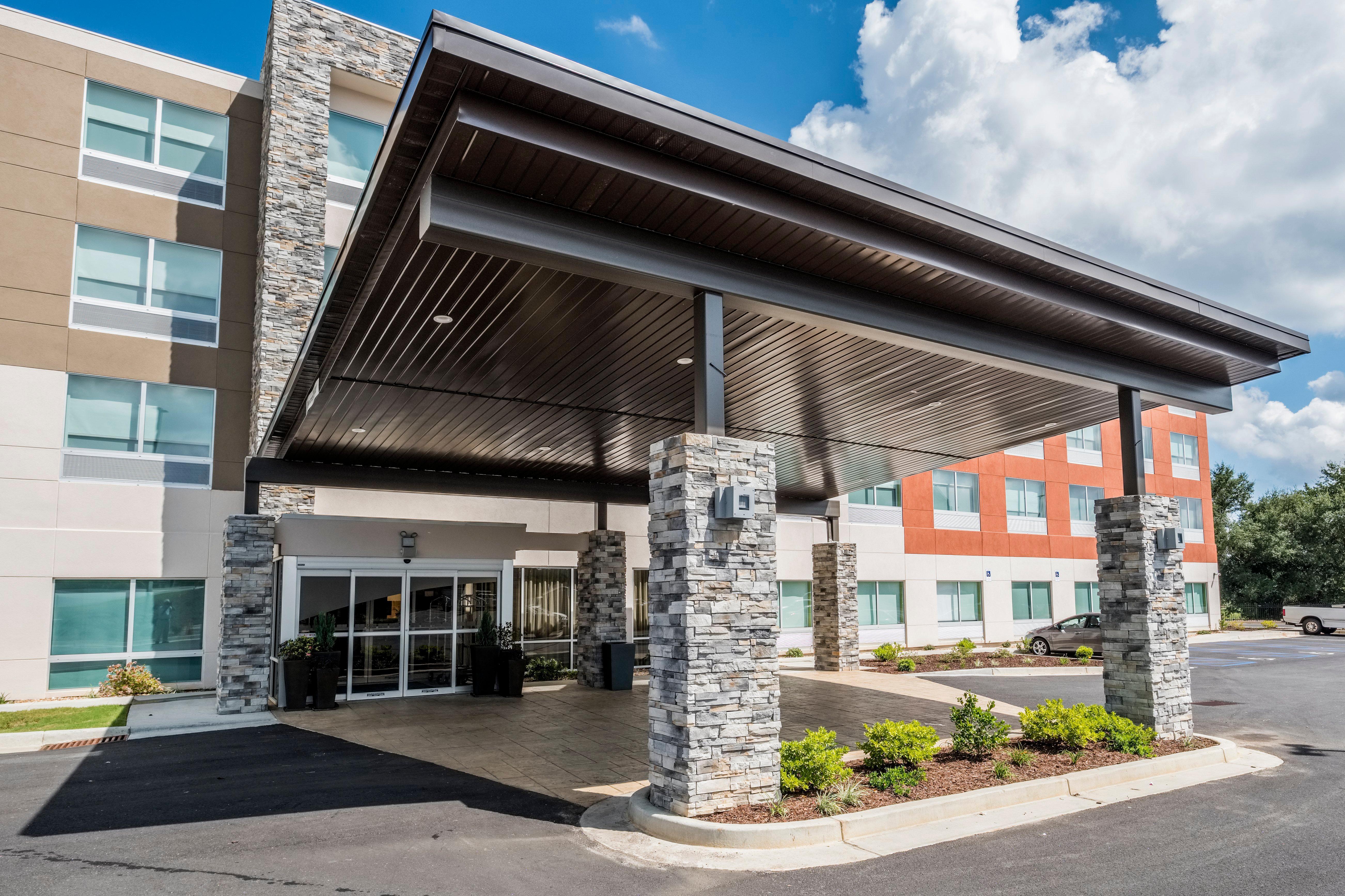 Holiday Inn Express & Suites - Commerce By Ihg Экстерьер фото
