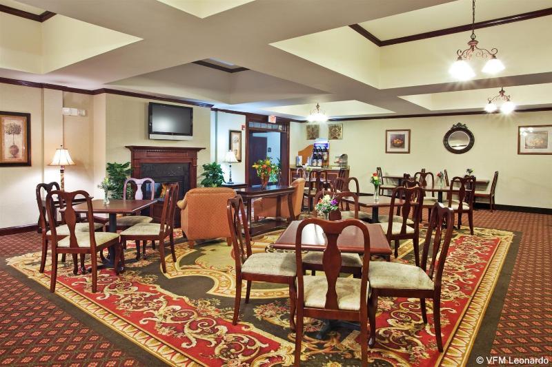 Holiday Inn Express & Suites - Commerce By Ihg Экстерьер фото