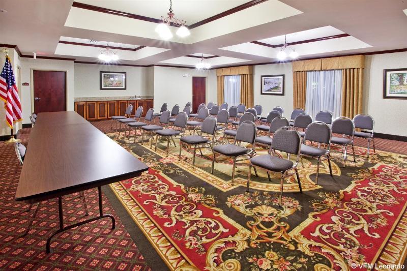 Holiday Inn Express & Suites - Commerce By Ihg Экстерьер фото