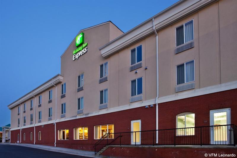 Holiday Inn Express & Suites - Commerce By Ihg Экстерьер фото
